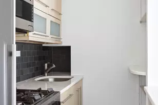 343 E 74th St, New York City, NY 10021 - Photo 4