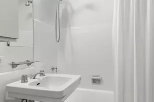 320 E 42nd St, New York City, NY 10017 - Photo 8