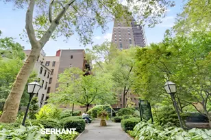 320 E 42nd St, New York City, NY 10017 - Photo 16