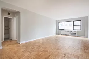 305 E 72nd St, New York City, NY 10021 - Photo 2