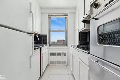 70-25 Yellowstone Boulevard #21R, New York City, NY 11375 - Photo 6