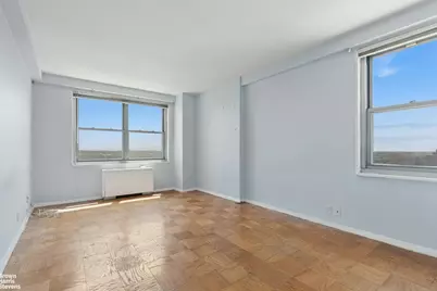 70-25 Yellowstone Boulevard #21R, Forest Hills, NY 11375 - Photo 6