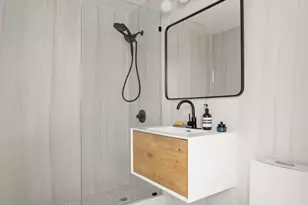 175 Huron St, New York City, NY 11222 - Photo 6