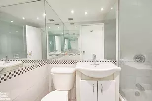 315 E 69th St, New York City, NY 10021 - Photo 8