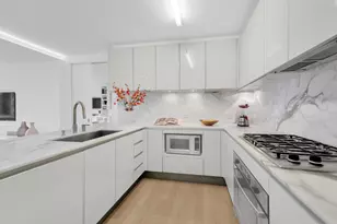 322 W 57th St, New York City, NY 10019 - Photo 8