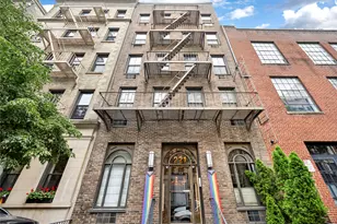 221 W 21st St, New York City, NY 10011 - Photo 12