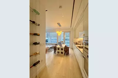 200 E 59th Street #8B, New York City, NY 10022 - Photo 2