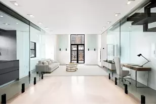 135 W 70th St, New York City, NY 10023 - Photo 4