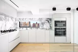 135 W 70th St, New York City, NY 10023 - Photo 16