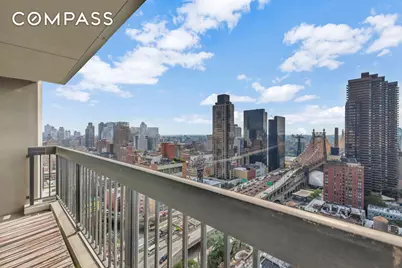 300 E 59th Street #2601, New York City, NY 10022 - Photo 8