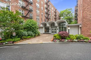 54-44 Little Neck Pkwy, New York City, NY 11362 - Photo 2