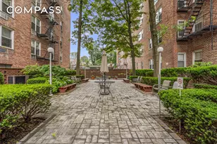 54-44 Little Neck Pkwy, New York City, NY 11362 - Photo 16