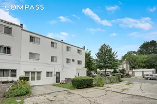 1762 Bartow Ave, New York City, NY 10469 - Photo 2