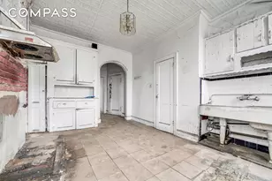 912 Metropolitan Ave, New York City, NY 11211 - Photo 4