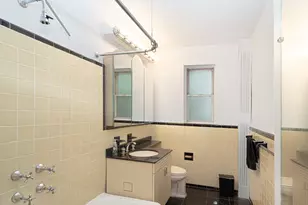 915 E 17th St, New York City, NY 11230 - Photo 10