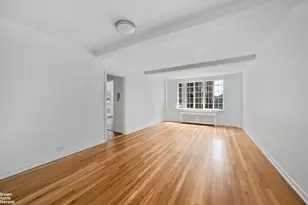 324 E 41st St, New York City, NY 10017 - Photo 2