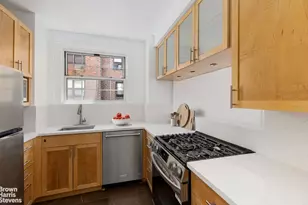 324 E 41st St, New York City, NY 10017 - Photo 6