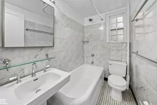 324 E 41st St, New York City, NY 10017 - Photo 26
