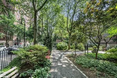 324 E 41st Street #904C, New York City, NY 10017 - Photo 12