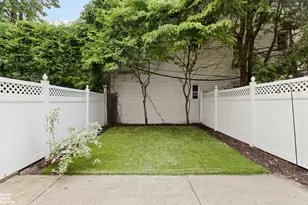 105 Moffat St, New York City, NY 11207 - Photo 20