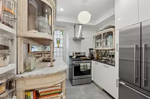 254 W 25th St, New York City, NY 10001 - Photo 8