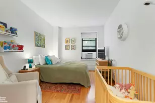 104 W 70th St, New York City, NY 10023 - Photo 8