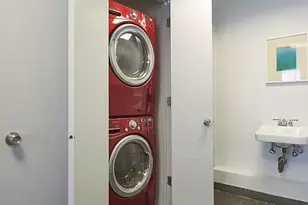 190 Green St, New York City, NY 11222 - Photo 8