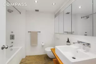 190 Green St, New York City, NY 11222 - Photo 4