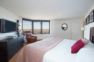 330 E 38th St, New York City, NY 10016 - Photo 4