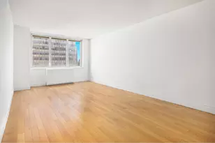 212 E 47th St, New York, NY 10017 - Photo 8