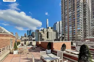 350 W 50th St, New York City, NY 10019 - Photo 6