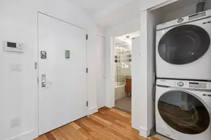 41-18 27th St, New York City, NY 11101 - Photo 10