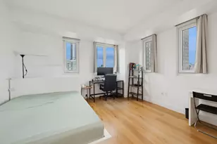 24-16 Queens Plaza S, New York City, NY 11101 - Photo 2