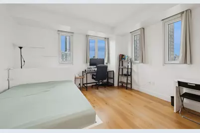 24-16 Queens Plaza S #17E, New York City, NY 11101 - Photo 2