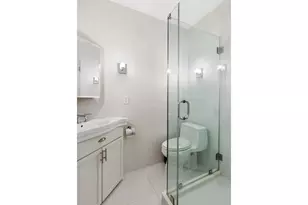 530 E 84th St, New York City, NY 10028 - Photo 6