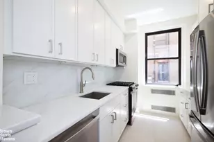 152 E 94th St, New York City, NY 10128 - Photo 4