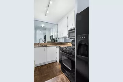 301 E 22nd Street #8R, New York City, NY 10010 - Photo 28