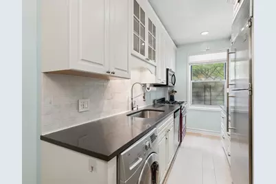 300 W 53rd Street #2E, New York City, NY 10019 - Photo 2