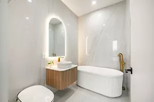 31-16 21st St, New York City, NY 11106 - Photo 10