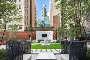 217 W 57th St, New York City, NY 10019 - Photo 18