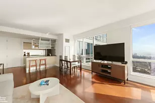 350 W 42nd St, New York City, NY 10036 - Photo 16