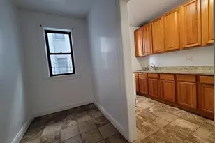 21-67 33rd St, New York City, NY 11105 - Photo 2