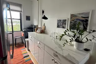 21-47 33rd St, New York City, NY 11105 - Photo 4