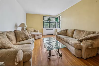 306 E Mosholu Parkway S #3D, New York City, NY 10458 - Photo 1