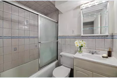 333 E 46th Street #1D, New York, NY 10017 - Photo 4