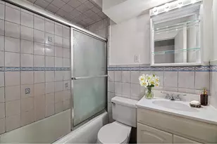 333 E 46th St, New York, NY 10017 - Photo 4