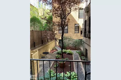 242 E 19th Street #7E, New York City, NY 10003 - Photo 30
