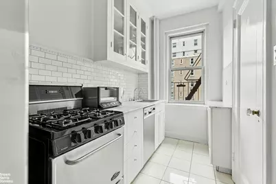 242 E 19th Street #7E, New York City, NY 10003 - Photo 28
