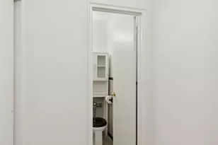 221 E 50th St, New York City, NY 10022 - Photo 6