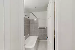 282 E 35th St, New York City, NY 11203 - Photo 10